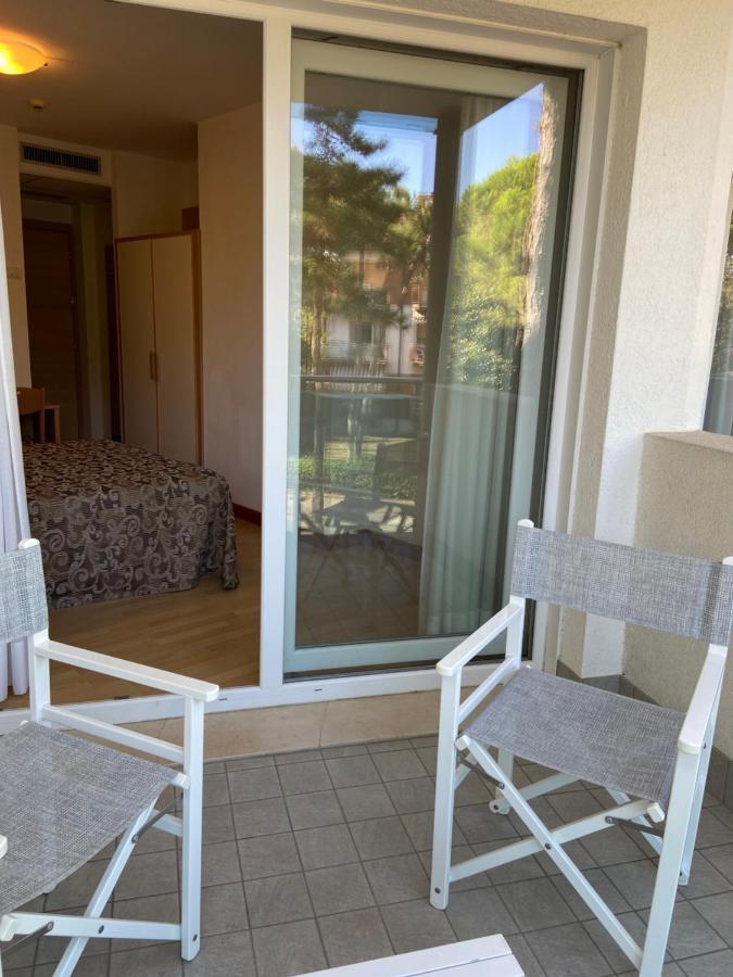 Hotel Bellevue Lignano Sabbiadoro Exterior photo