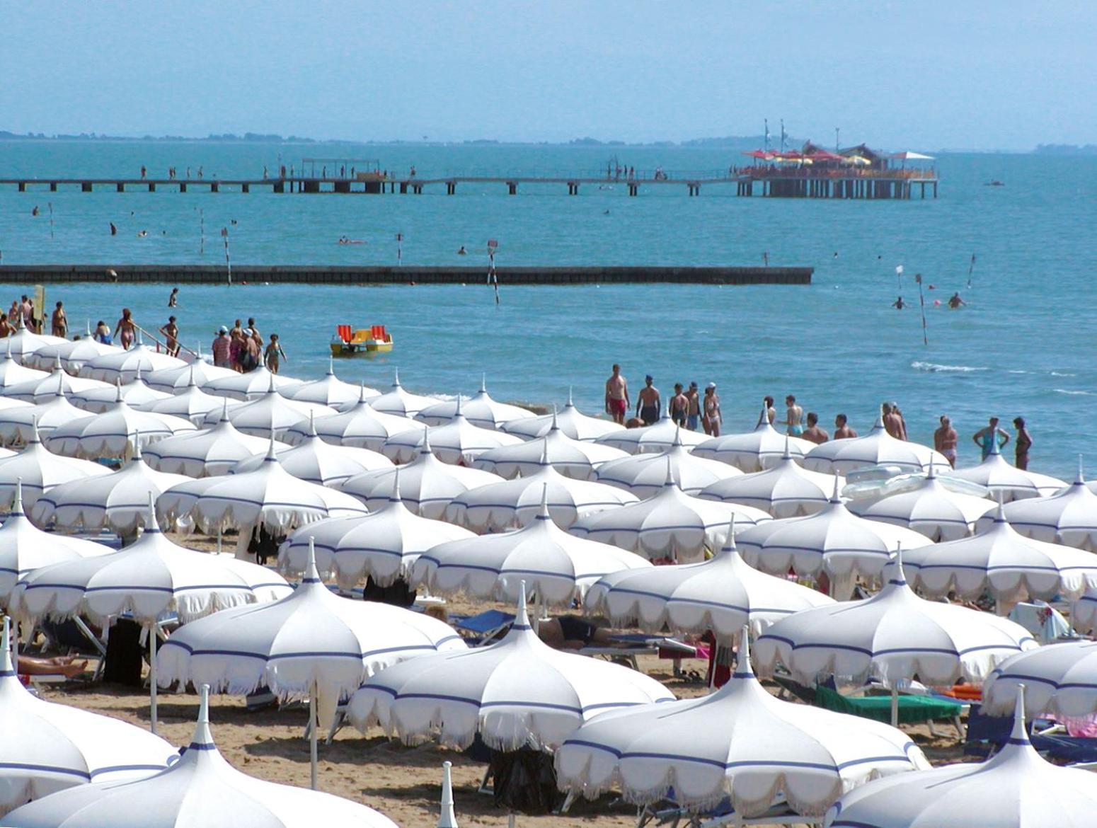 Hotel Bellevue Lignano Sabbiadoro Exterior photo