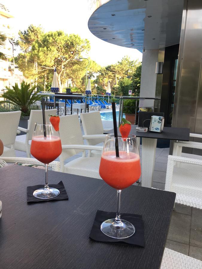 Hotel Bellevue Lignano Sabbiadoro Exterior photo